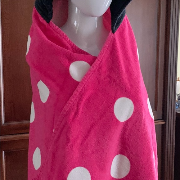 Minnie Mouse Towel Hooded pink & white polka dots 100% organix cotton towel - Picture 5 of 9